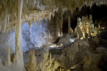 Grotte-di-Frasassi-3.jpg